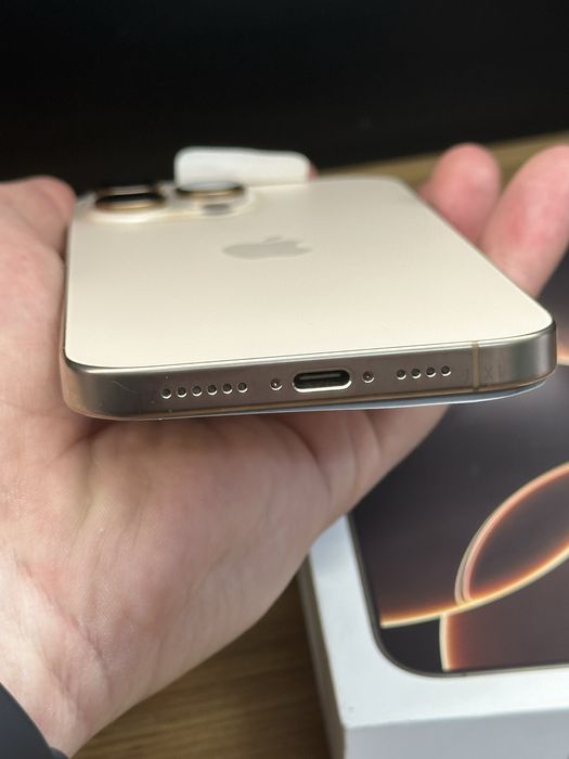 Iphone 16 pro max 256 GOLD