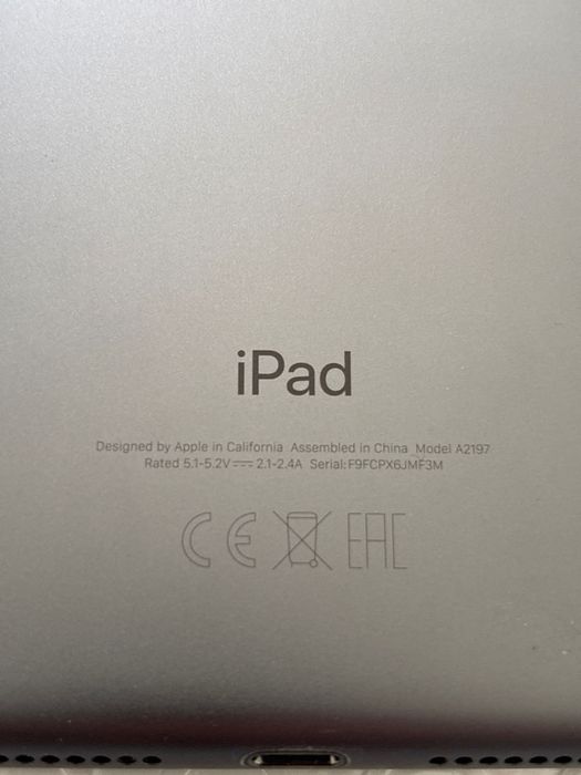 Apple iPad 7 (2019) A2197 - Nao funciona, para pecas