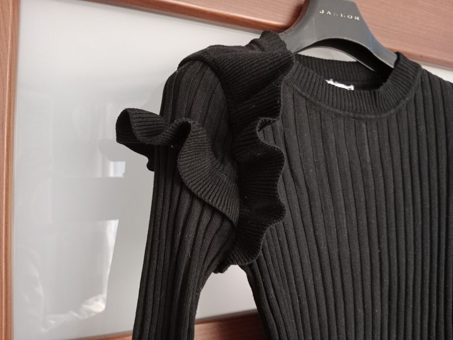 Sweter damski XS S 34 36 falbana rękaw stan bardzo dobry czarny prążek