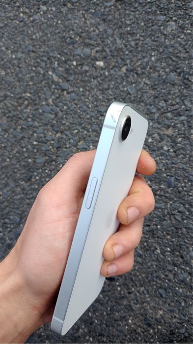 Sprzedam iphone 16e