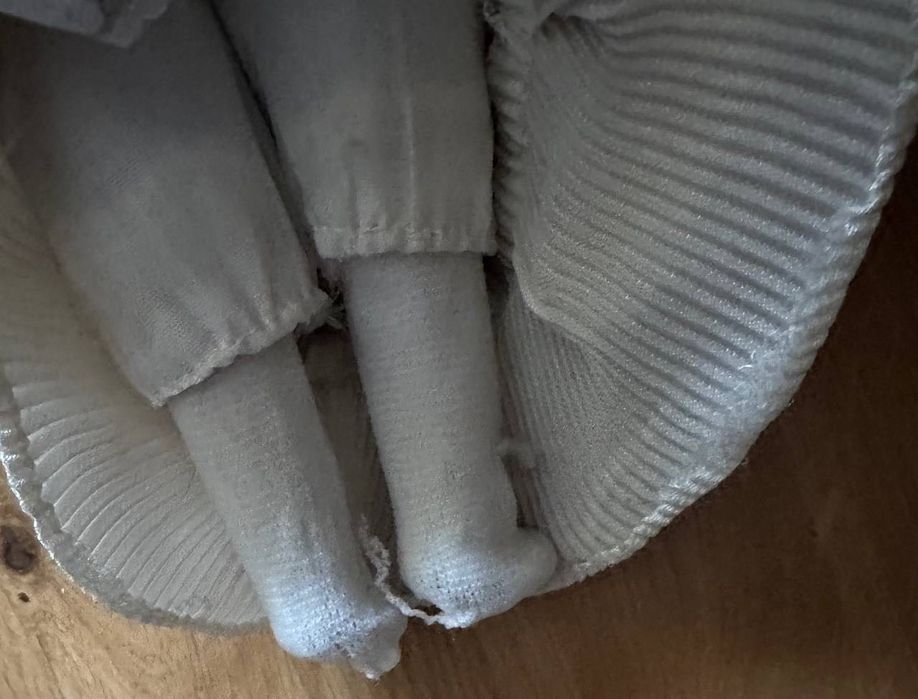 Порцелянова кукла дама з шапочкою