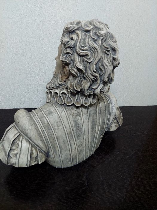 Busto Camões em marfinite