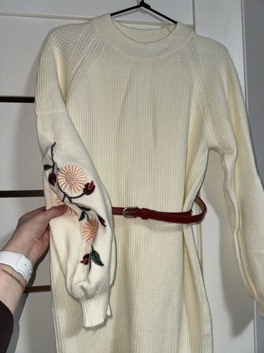 Молочно-біла сукня тепла з квітами ,українська