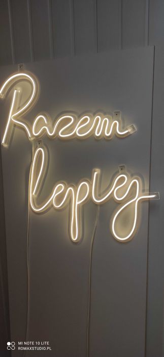 Ledon, neon  razem lepiej