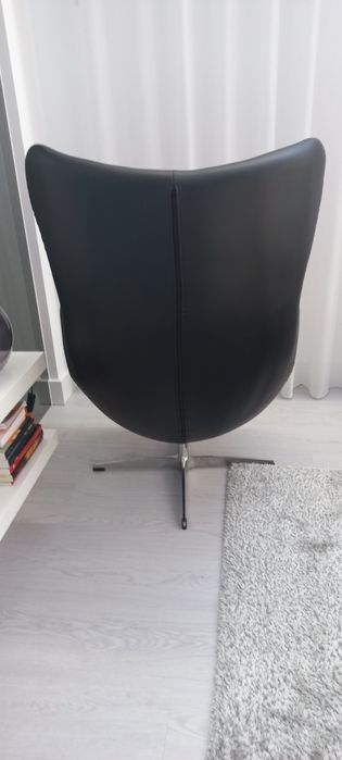 Cadeira Egg preta