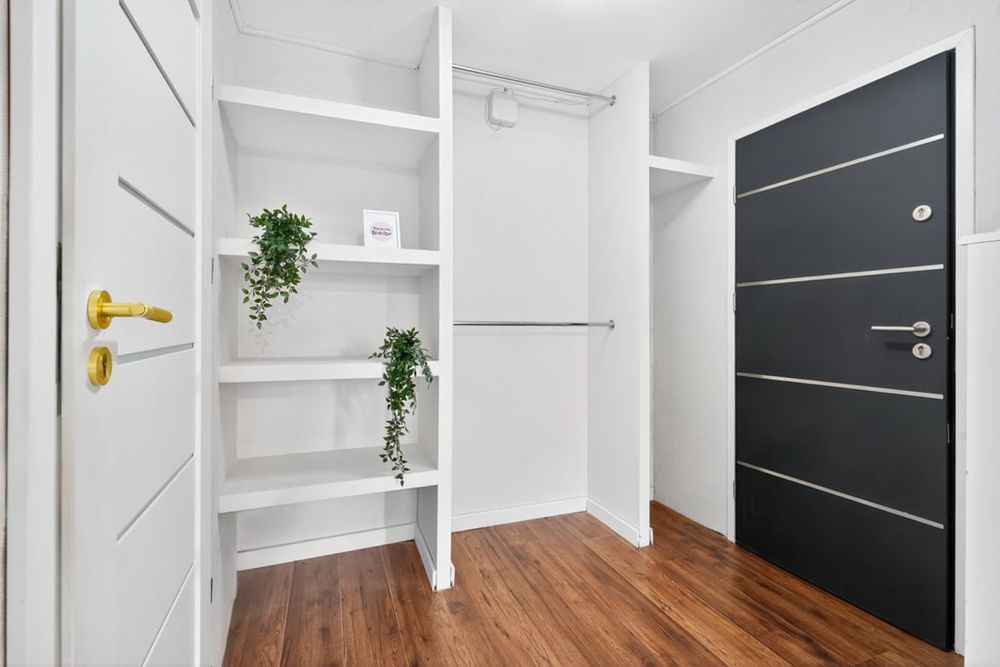 2 pokoje 57 m² w klimatycznym dworku, cicha i zielona okolica