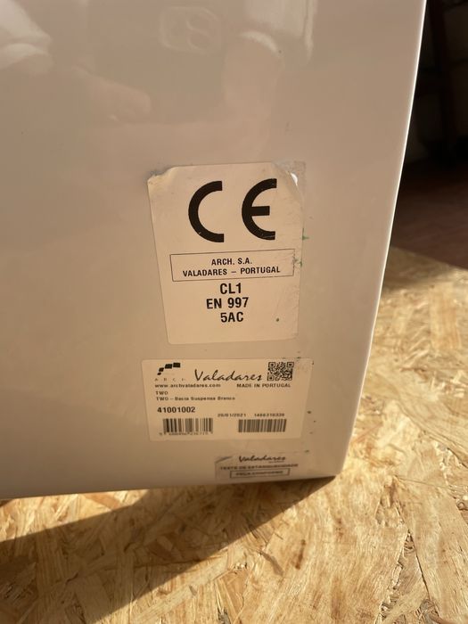 Sanita Valadares Suspensa Nova