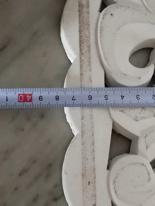 Placa Grande Ornamentada em Madeira