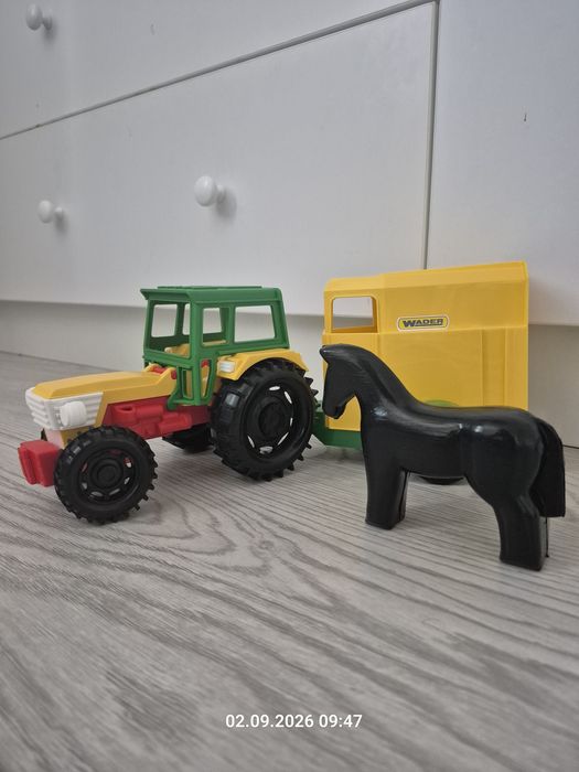 Zestaw zabawka wader traktor kon przyczepa
