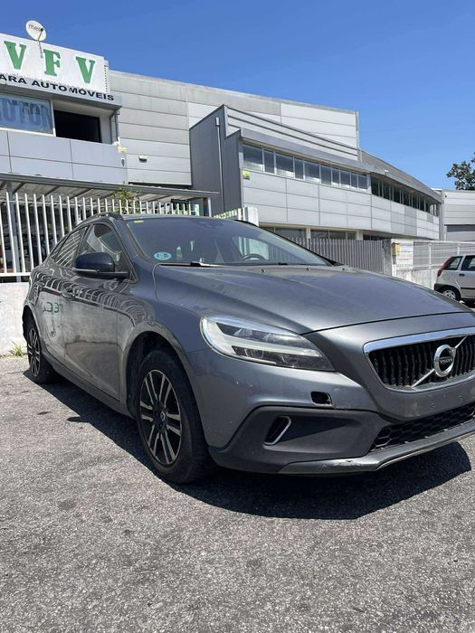 Volvo V40 Cross Country 2017 para peças!