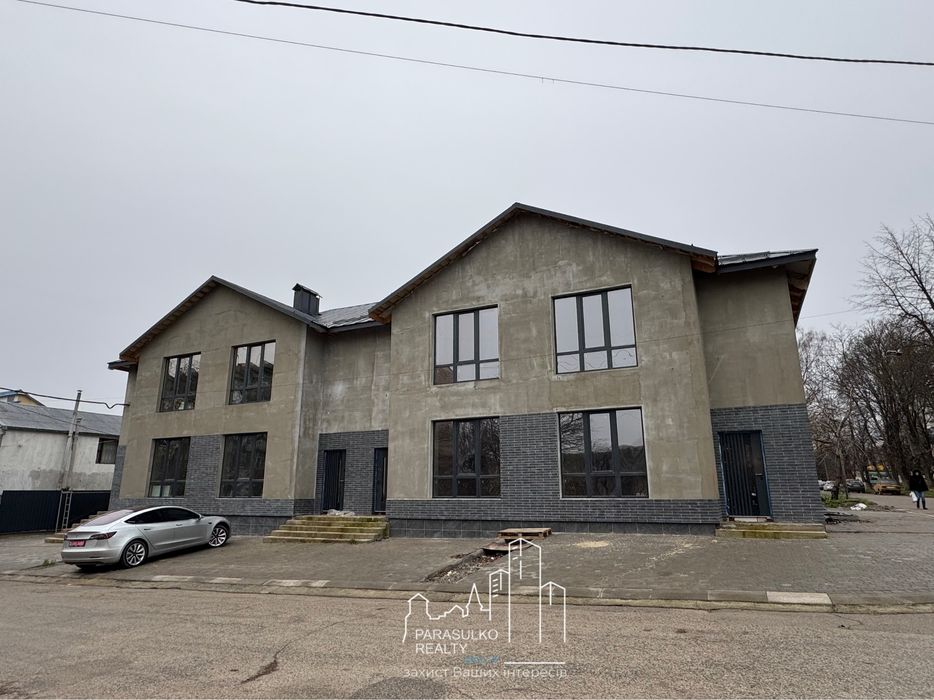 ЗНИЖКА центр міста, сучасний таунхаус