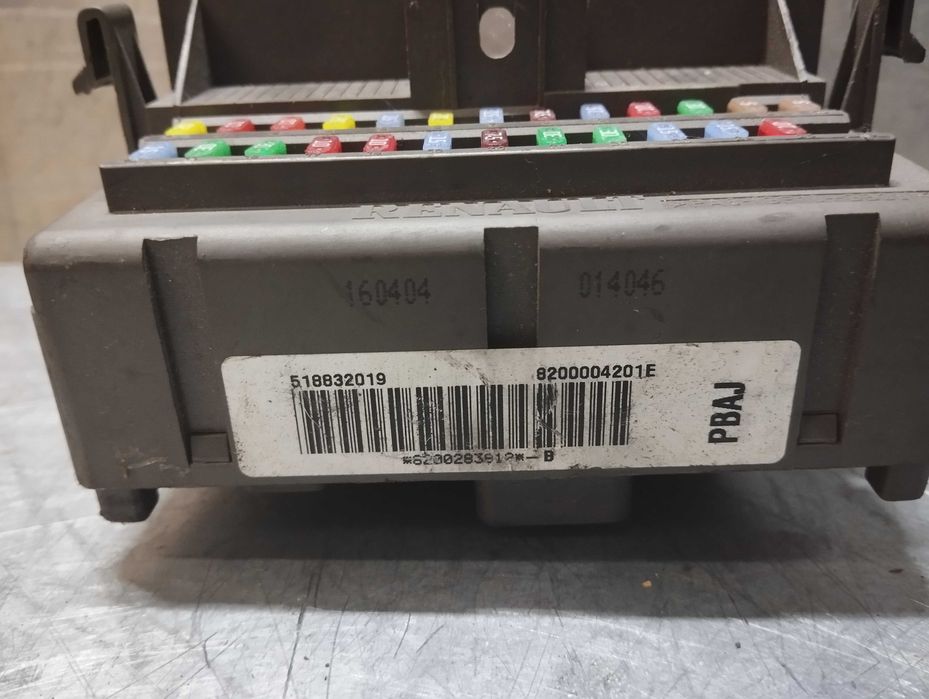 Caixa De Fusiveis Renault Laguna / Espace 518832019 8200004201E