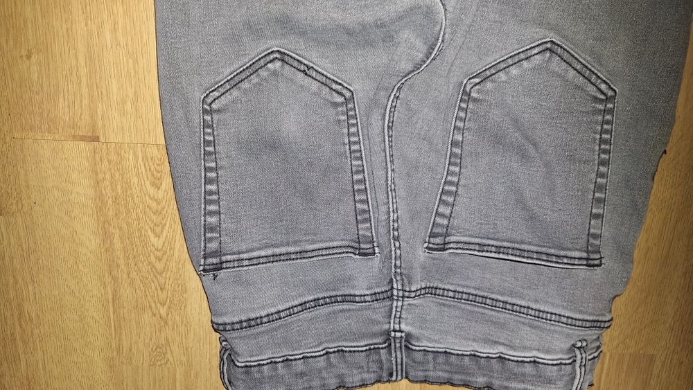Czarne dżinsy rurki slimm Pull&Bear 38