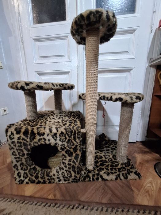 Великий будинок для котика.