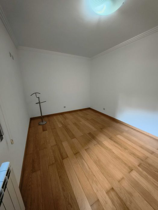 Apartamento T1 de 70 m2 úteis e mais varanda na serra de casal de cambra - junto à entrada do Belas Clube de Campo