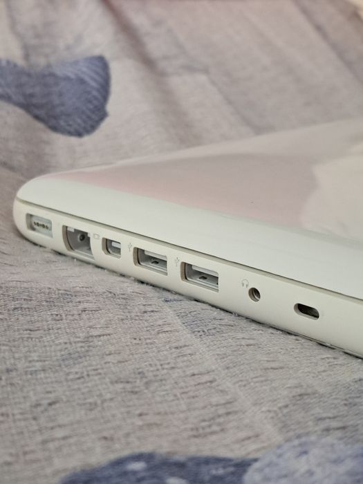 MacBook 13” (2009)