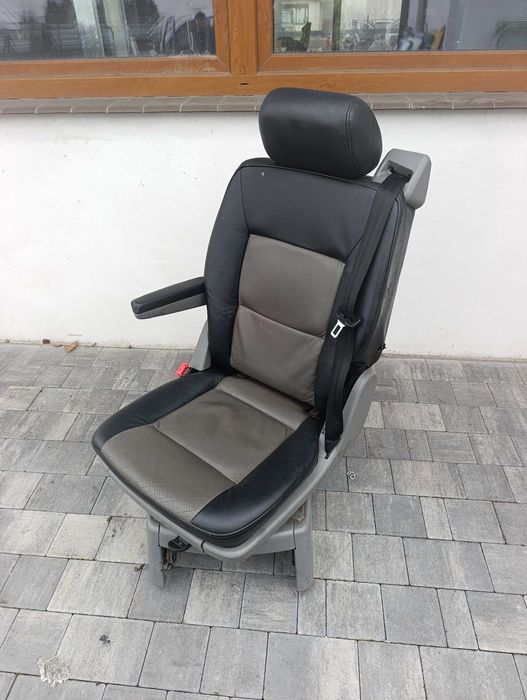 VW T5 T6 MULTIVAN fotel obrotowy DRUGI/TRZECI RZĄD skóra