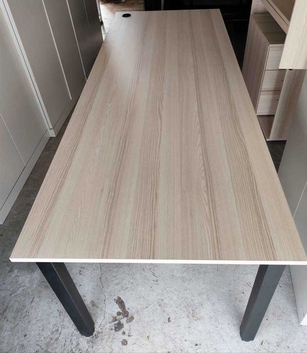 Biurko narożne, szafka zamykana, regał i kontnerki - komplet do biura.