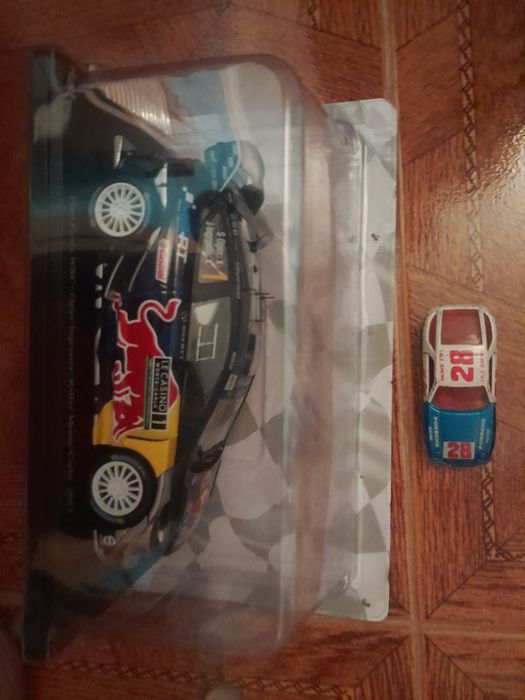 Carros novos escala 1.43