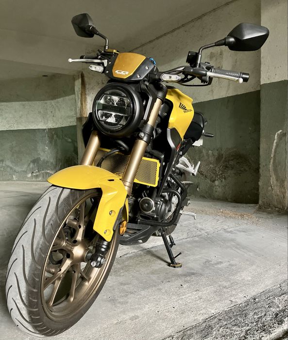 Honda CB 300R 2023 - muitos extras