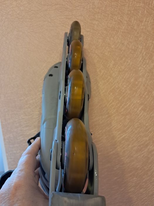 Ролики жіночі  Action