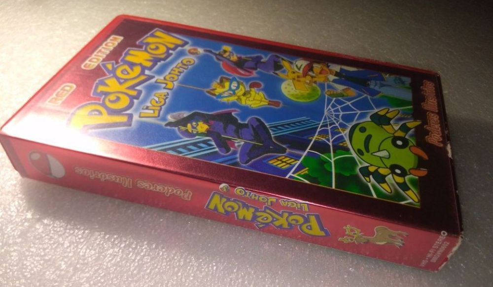 Antiga e rara cassete vhs Pokémon red edition