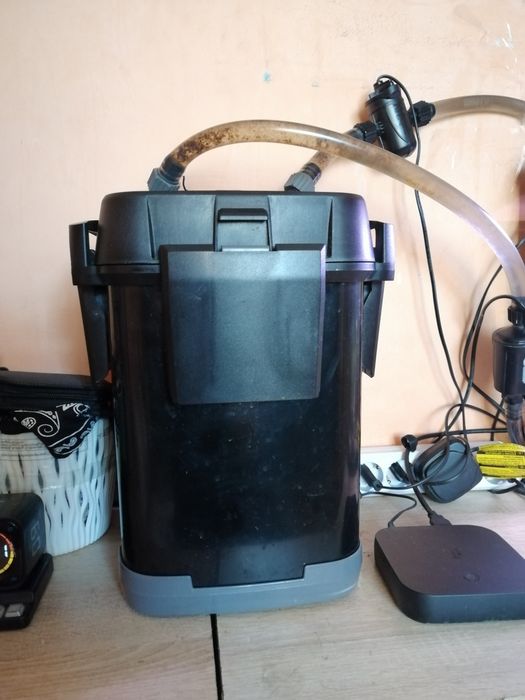 Sprzedam akwarium zwyposazeniem