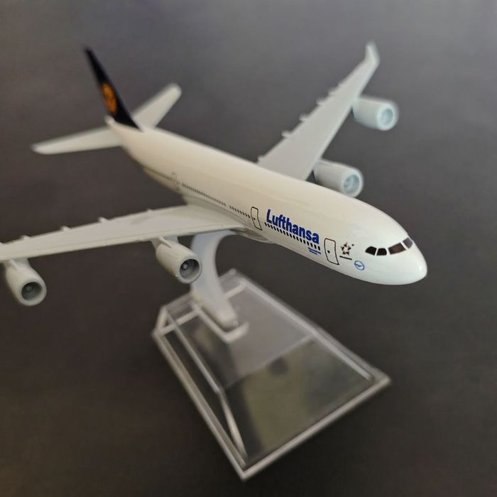 Модель літака самолёт