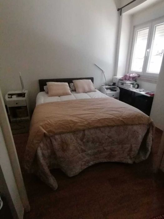 Cama de casal 1.40m (estrutura, cabeceira e colchão)
