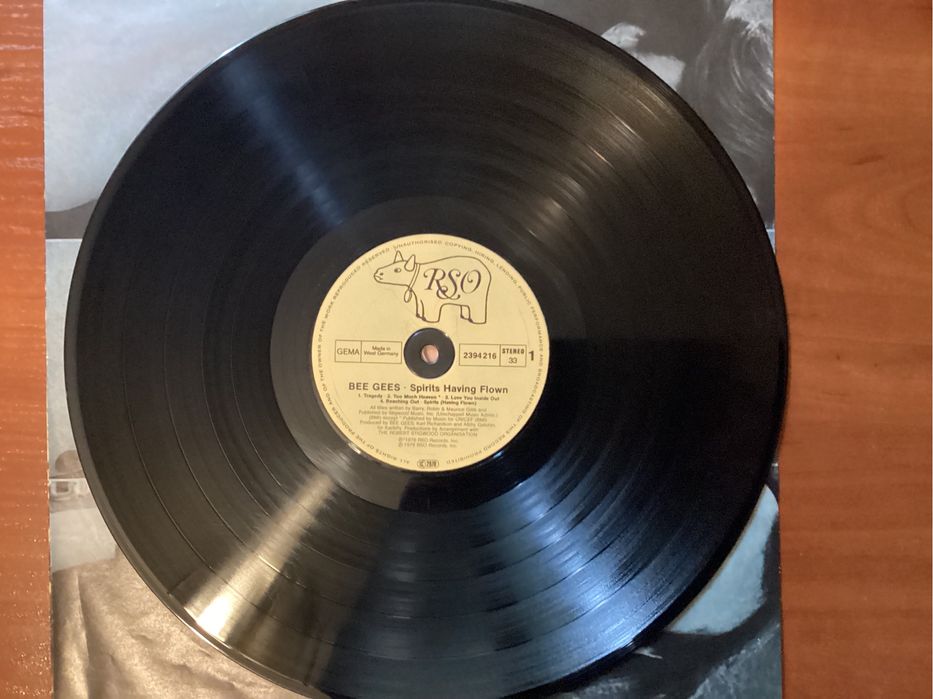 Продам вінілові платівки BEE GEES та ANDY GIBB