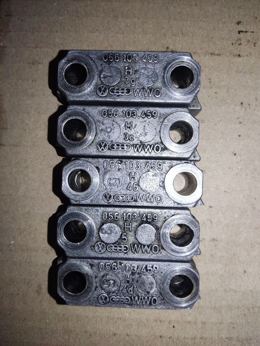 Бугель розподільчого валу 056103459