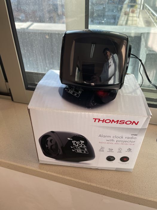 Rádio Relógio Novo dentro da Caixa