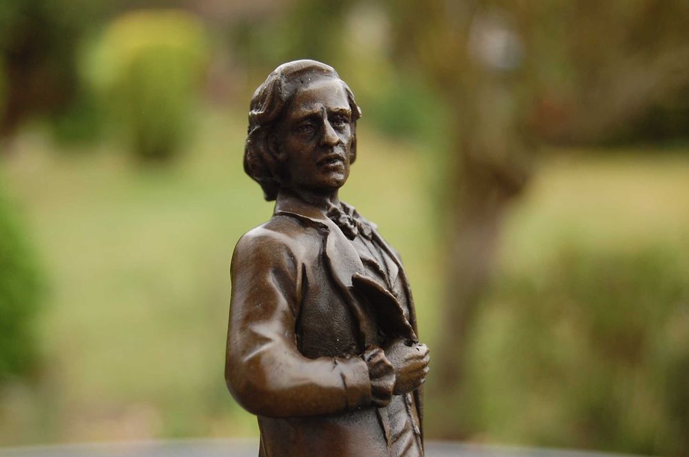 Figurka z brązu Fryderyk Chopin