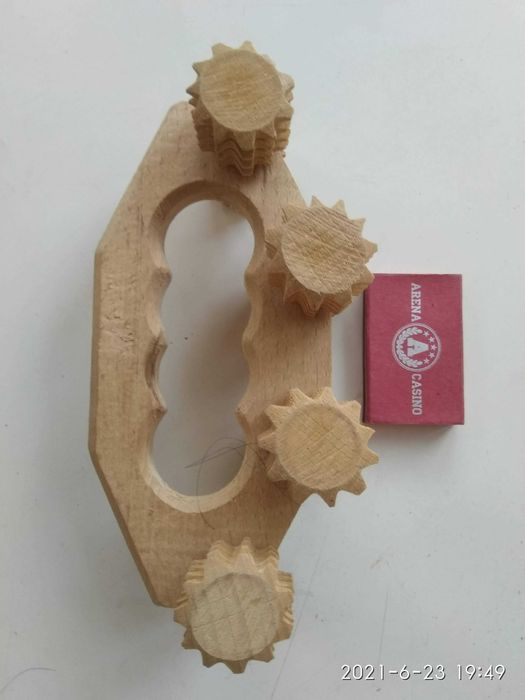 Ручной инструмент для массажа из натурального дерева