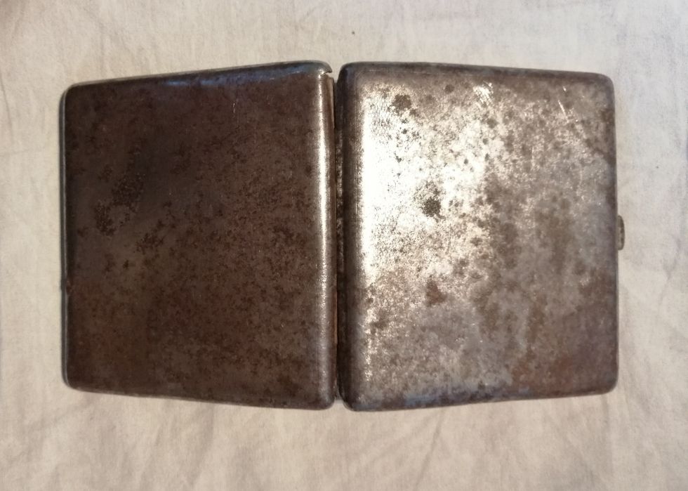 Papierośnica vintage dla kolekcjonerów