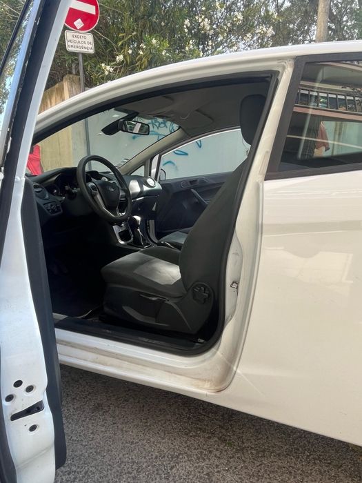 Ford Fiesta Van 1.4 TDCi Comercial – Económico e Fiável