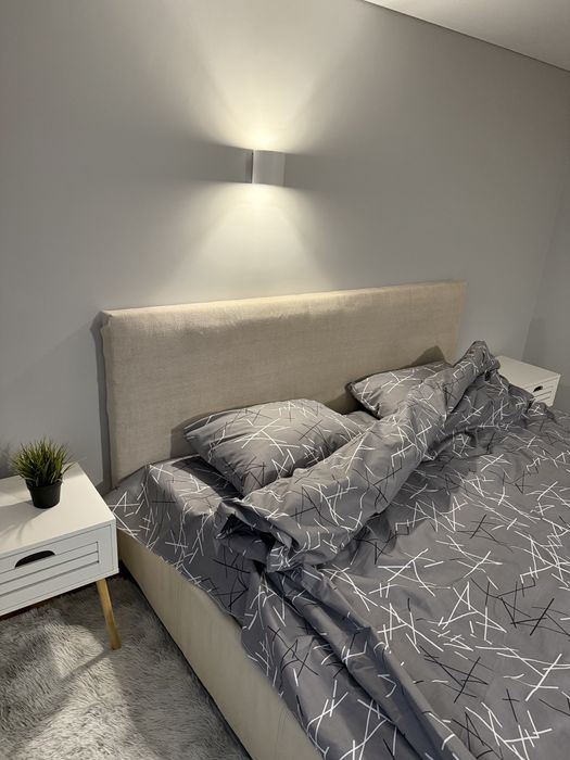 Будинок з банею і басейном