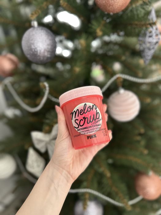 Скраб для тiла з серiï PINK вiд Victoria’s Secret