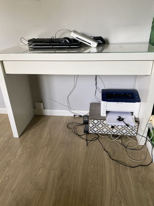 Biurko toaletka wąska  biała Ikea