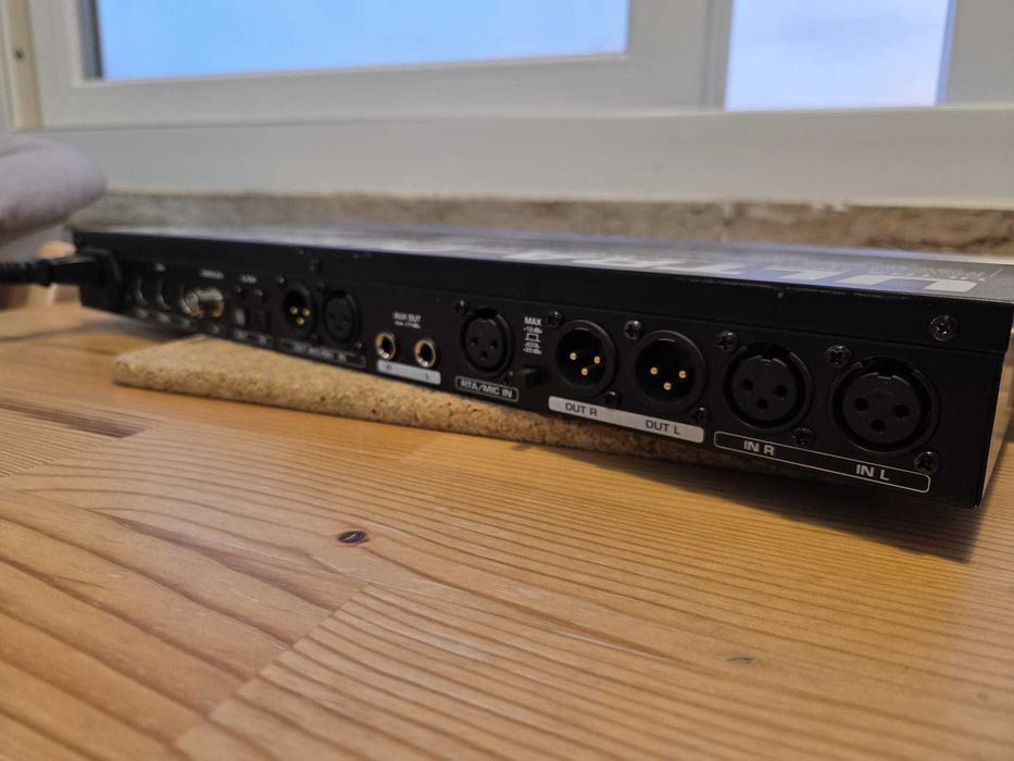 Behringer Ultra-Curve Pro DEQ2496 Processador Áudio Digital