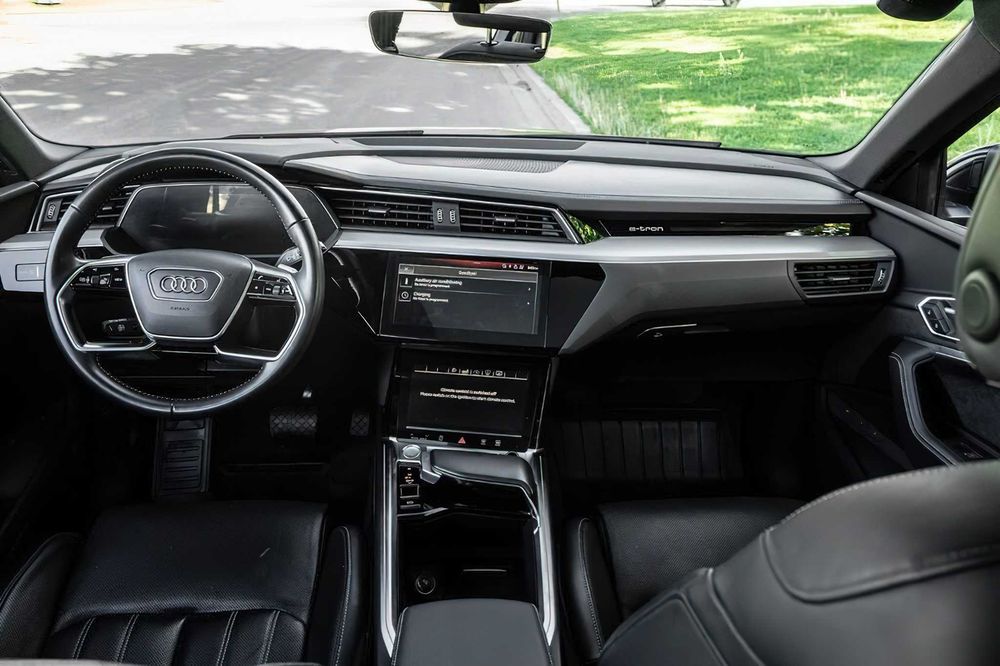 Audi e-tron      2019