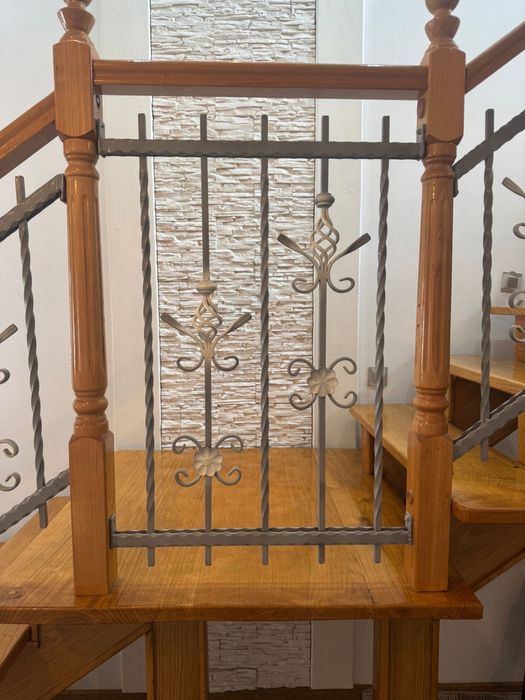 Schody Dębowe na metalowej konstrukcji