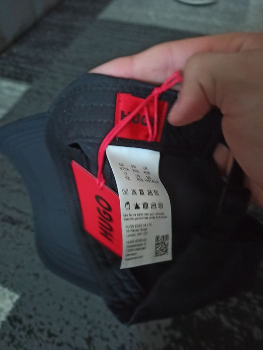 Продам кепку Hugo, Guess