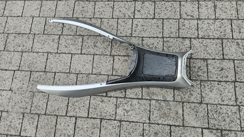 Tunel środkowy Piaggio mp3 wypelnienie