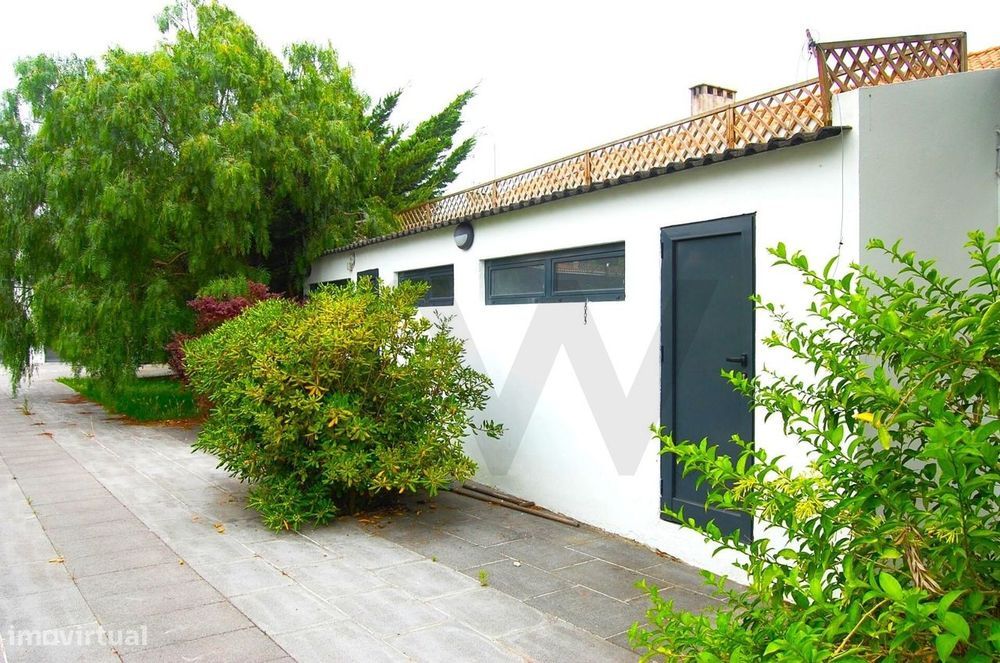 Moradia Isolada T2 + 1 Totalmente Renovada em Colares - Mucifal