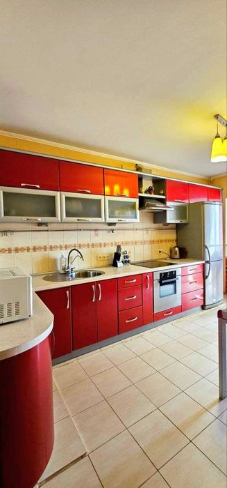 Продам 2х комнатную квартиру 68 кв.м Левый Берег