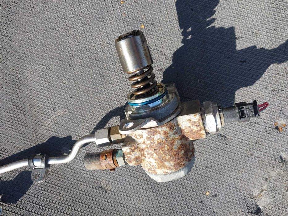 Pompa paliwa vw audi 1,4tsi   03c--1270--26m