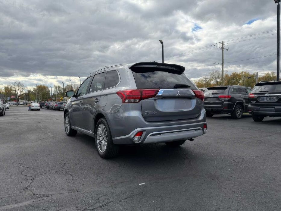 Mitsubishi Outlander PHEV SEL      2022