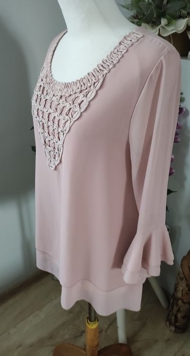 Luźna koszula z falbanami