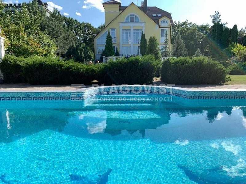 Лесники - Дом 493  м кв  на 25 сотках возле леса